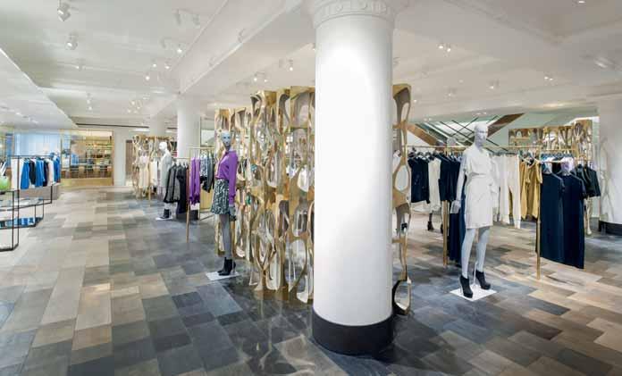 In-store Visual Merchandising 127 Customers may be steered through the fi xtures by defi ned walkways that act as sight lines.