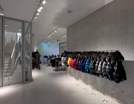 receive comes from vertical surfaces. The common mistake retailers make is to shine lights down from the ceiling and highlight the fl oor.