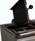 SLOPING CAST IRON GAS GRIDDLE o Ideal for ultra fast cooking (the temperature doesn t drop when its loaded).