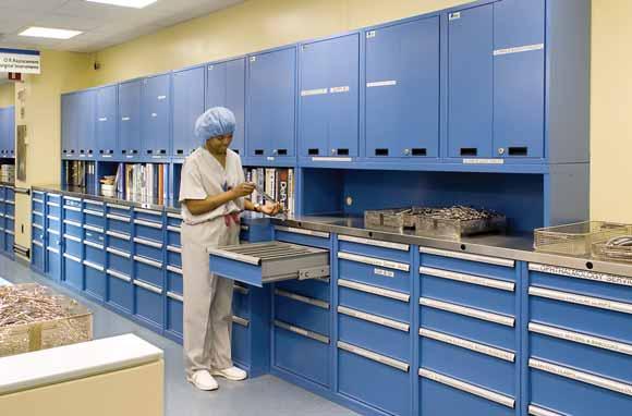 The wide variety of Lista storage options allows this maintenance area to