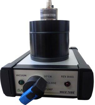 The cap of the VacuTube has been designed to use a standard detector with Mircodot (TM) connector together with the