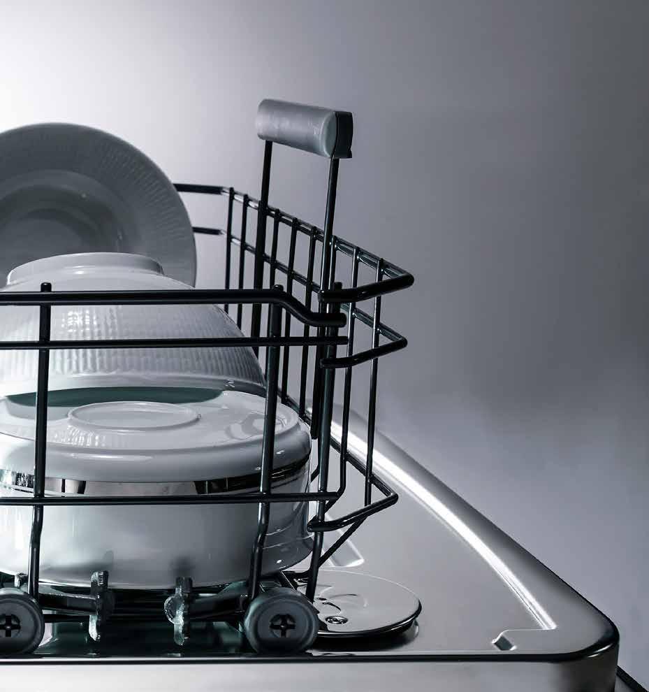 Strong and flexible lower basket Bulky or delicate The most exclusive lower baskets in an ASKO dishwasher are also the most flexible and stable on the market.