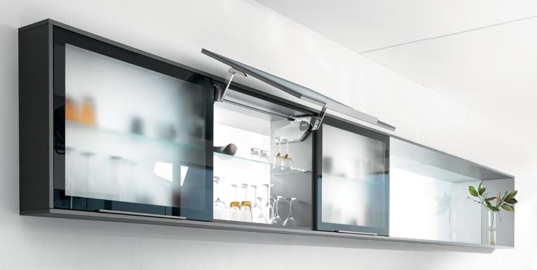 AVENTOS HS The lift system swivels over the wall cabinet