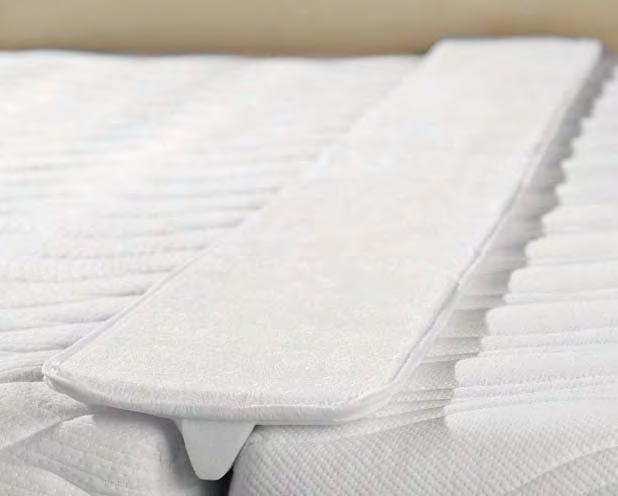 The quilted cover has a four-sided zipper, so that it can be easily removed. The mattress is suitable for all types of sleep and can be rotated and turned by mirrored construction.