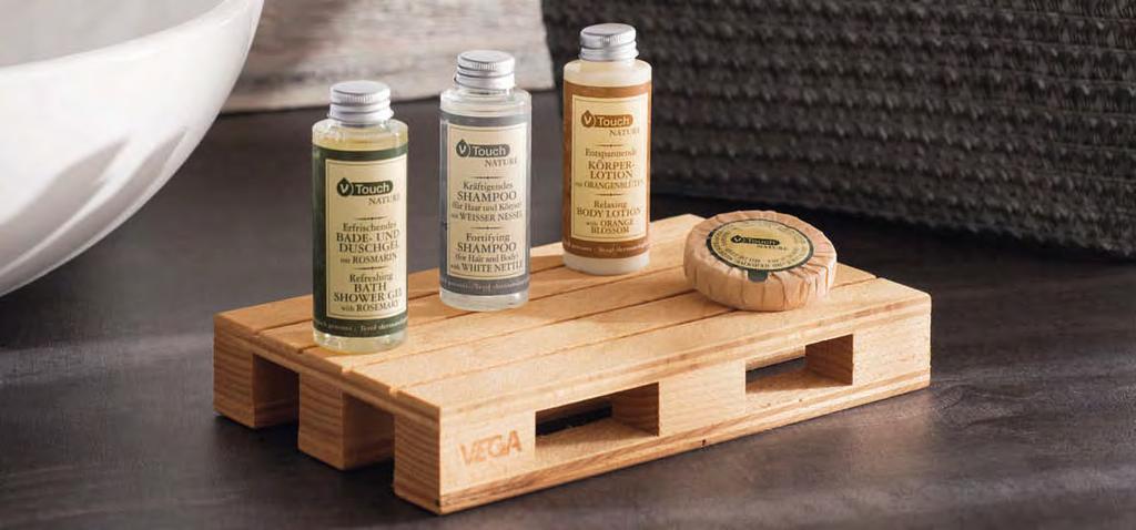 And with the wooden tray made of beech wood, you can put your cosmetics into the limelight. Dermatologically tested! Enriched with herbal extracts!