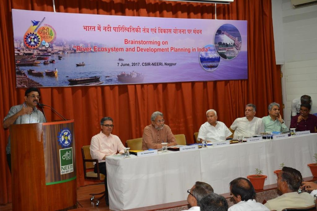 Dr. Ramanath Sonawane, Additional Commissioner, Nagpur Municipal Corporation presenting Nag river rejuvenation
