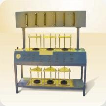 Small table accepts 2, large table accepts 4 cube, cylinder moulds or beam moulds by using clamping assembly.