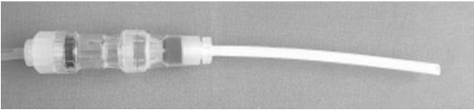 (1) Hold the middle section (filter case) of the gas sampling probe and remove the tip section by turning it counterclockwise.