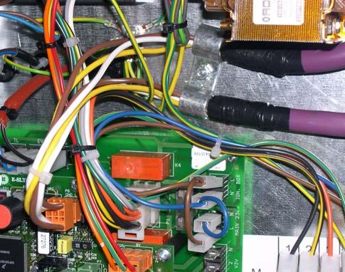 CAN-BUS wire connection to Electronic Control Board LEGEND INSIDE THE HEATER C B A NB: Situation with two CAN-BUS wires (This is an example of intermediate node connection).