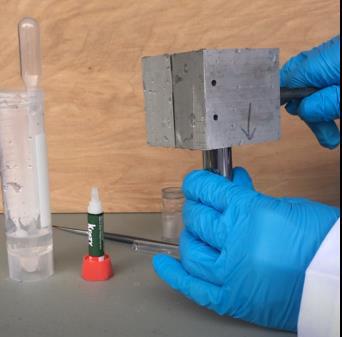 Place the syringe chilling block (should be prechilled, see step 1) over the specimen tube to chill the entire sample and help the agarose solidify.