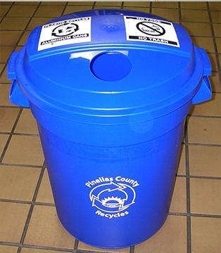 Recycling Bins 32-gallon blue recycling bins with beverage hole in lid and drainage holes in bottom Started to collect