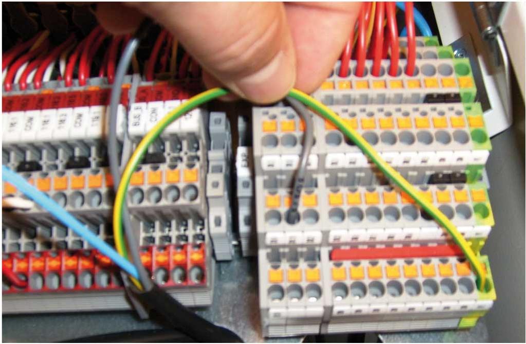 See position 2. 2 3. Reconnect the circulation pump by connecting the wires as follows: Wires which were connected to the X2 terminal block, marked 101.