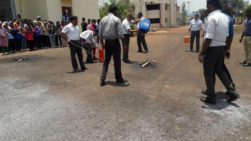 12. The Fire Department Staff giving the Demonstration of use of Fire Extinguisher VALEDICTORY FUNCTION Valedictory function for final year UG & PG students was organised by Association of Civil