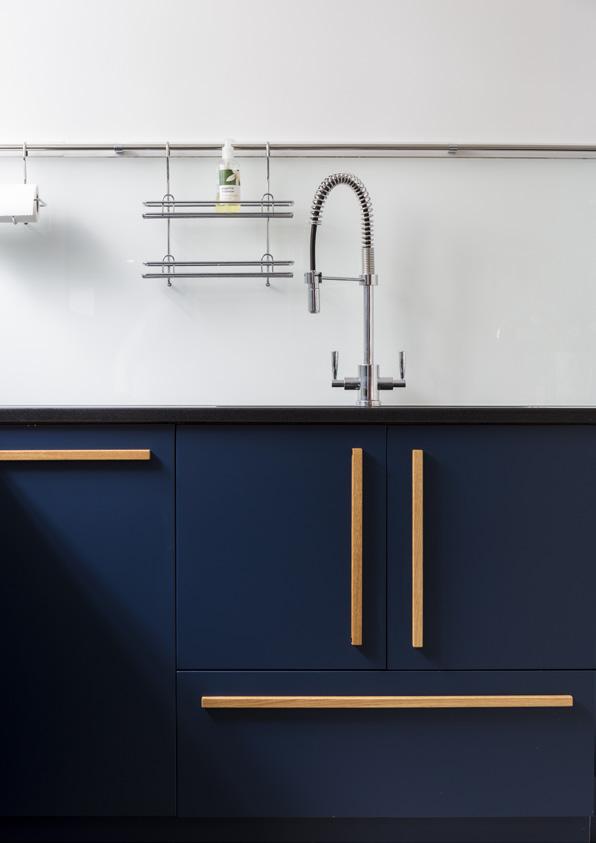 Surrey Malthouse The Surrey Malthouse Kitchen beautifully balances modern and tradition, using beautiful Oak to frame bold cabinetry and softly create a contemporary kitchen perfect for busy family