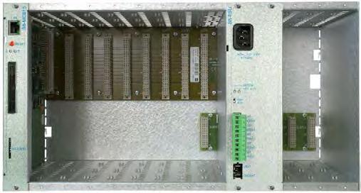 Thanks to this modular design, various line technologies (ring and stub lines) can be connected to a control panel.. Fig. 78 Empty unit rack with bus printed circuit boards Fig.