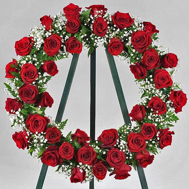 stems leather leaf 18 round wreath Wooden easel 6 stems red hypericum berries 6