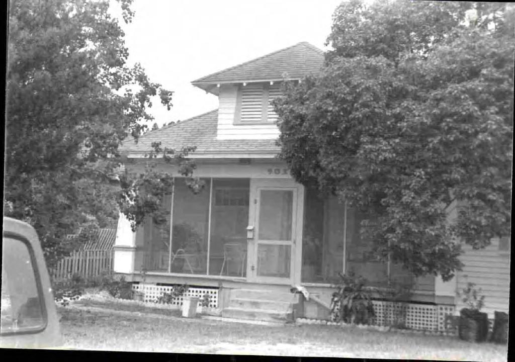 Figure 5: Historical Photo of Main Façade Source: Florida Master Site File, assumed 1990 s The historical photograph shows some of the details of the Craftsman/Bungalow style.