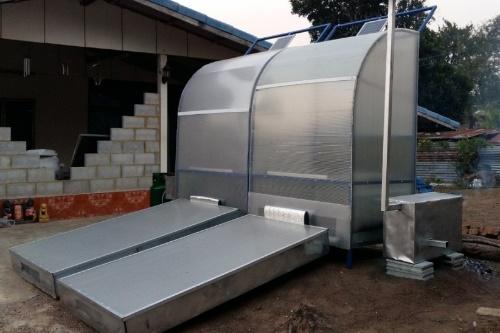 Therefore, the objectives of this research were to investigate the performance of the greenhouse solar dryer for drying long peppers. Fig. 1 A natural sun drying method 2.