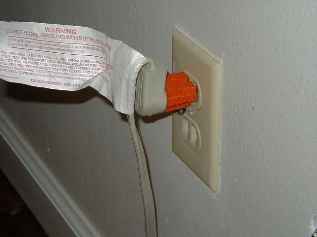 Outlets CAN I USE ELECTRICAL ADAPTORS OR EXTENSION CORDS?