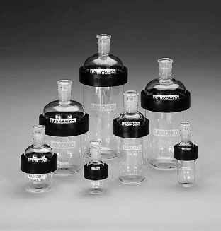 Appendix D: Freeze Dryer Accessories Lyph-Lock Flasks Borosilicate glass adapters with either 19/38 or 24/40 standard taper joints have 90 bend. (Required order separately.