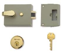 4L69 4L70 4L71 4L72 4L69 4L70 Double throw deadbolt giving projection. operated deadbolt from either side. Latchbolt key operated from outside, handle operated from inside.