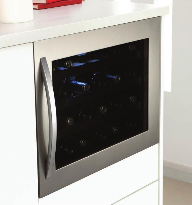 WC6111 In-column single zone wine cabinet H 455mm Key Features No frost compressor cooling technology maintains a consistent temperature Single temperature zone stores either red or white wine