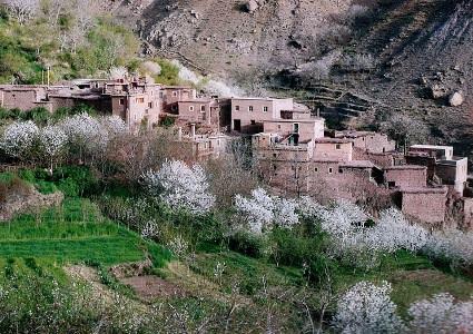 ACCOMMODATION IMLIL DOUAR SAMRA GUEST HOUSE The Douar Samra is situated at an altitude at 1850 m in the Atlas Mountains, 20 minute walk or mule ride from the village of Imlil, which is 90 minute