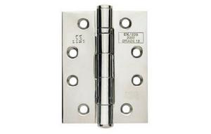 by the homeowner. To prevent failure, contractors must ensure that fire door sets on site are installed in accordance with the manufacturer s specification and in accordance with BS 8214.