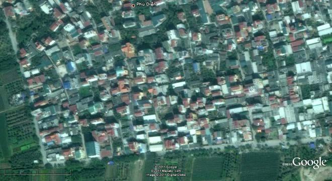centre) Informal housing development in Binh Hung Hoa (12