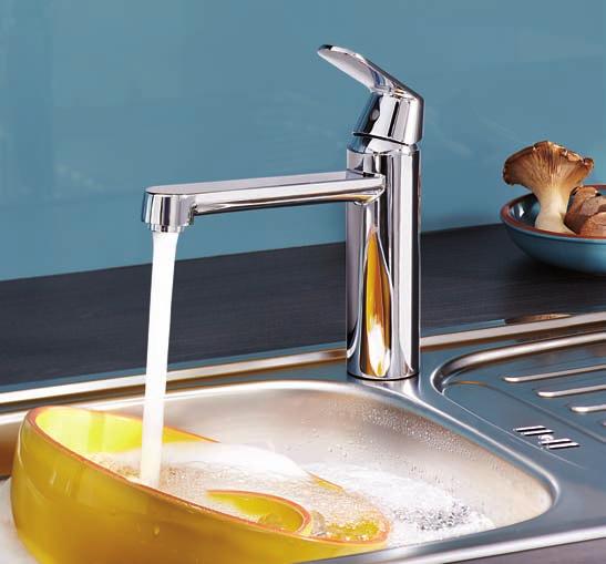 eurosmart CoSmo modern look ProVen QUAliTy The perfect entry-level fitting from The new Eurosmart Cosmopolitan collection of kitchen taps combines