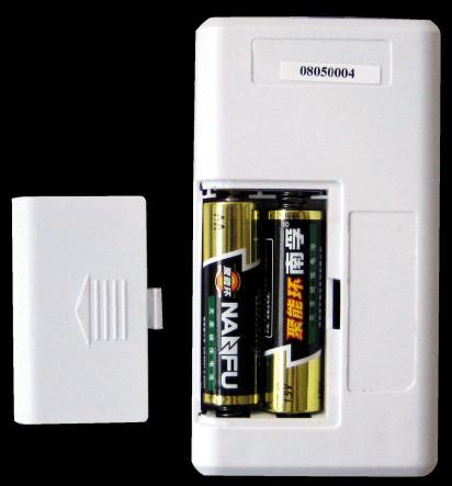 5.3. Battery and probe installation Refer to Fig. 4 and insert the two AA size batteries properly in the right direction.