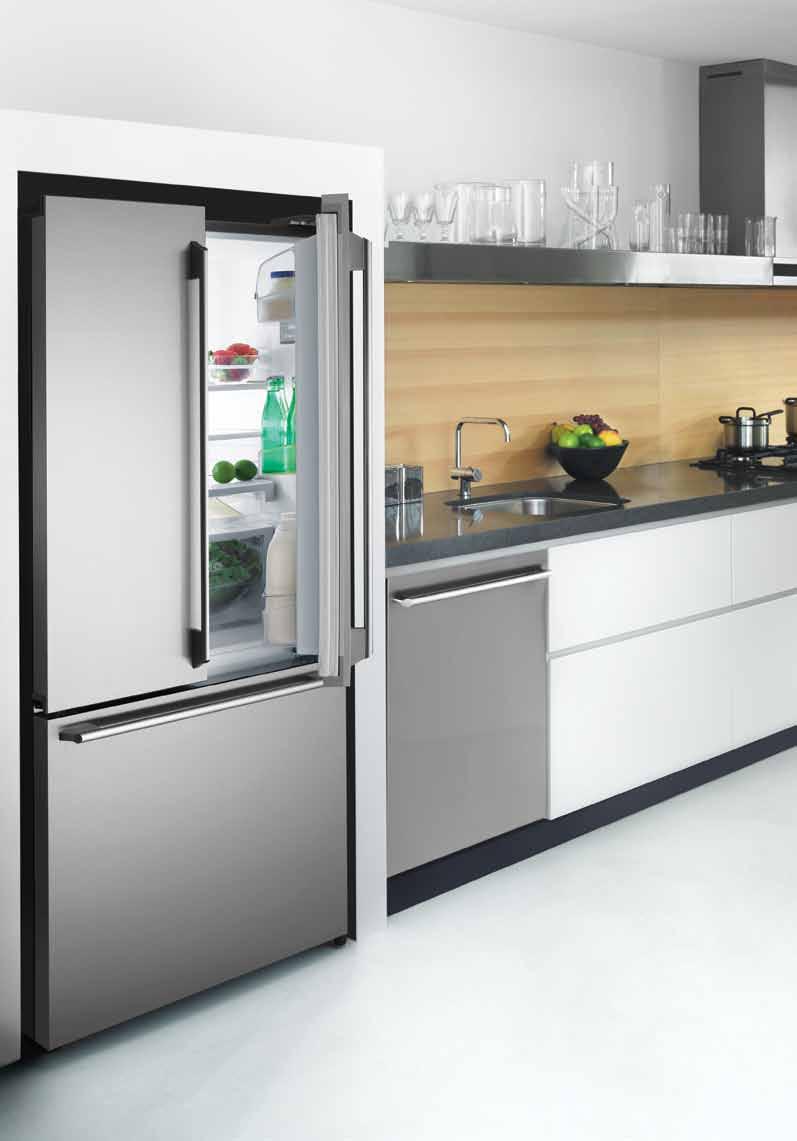 french-door refrigerator EHE5107SA-D complements the