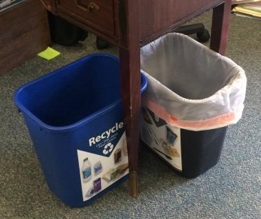 Shared Office Area Recommendations (e.g., copy room): o Lids recommended for shared office area recycling containers only: 3.