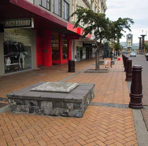 existing stone clad art plinths on Esk Street Design outcomes Retain platform for art