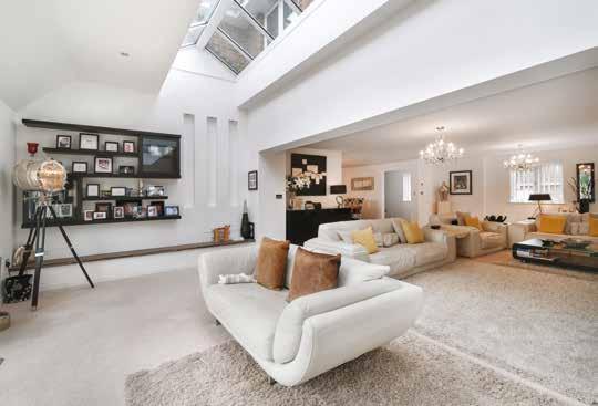 The ground floor in it s main part is completely open plan and consists of an L-shaped kitchen/breakfast room, a large dining area and sitting room which in turn leads to an impressive family/garden