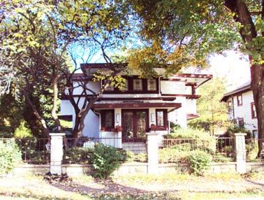 Outside the Chicago area, numerous local architects produced Prairie style houses throughout the midwestern states.