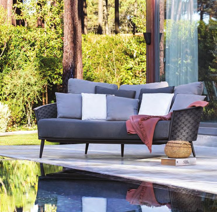 With roots in Belgium, Manutti is the designer and manufacturer of elegant and exclusive outdoor furniture.
