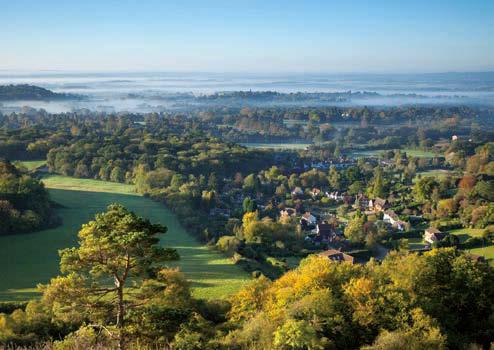 REIGATE A DESTINATION FOR LUXURY LIFESTYLE Nestled at the foot of the captivating North Downs, this delightful boutique town is tinged with the bustle of a thriving destination that makes it feel