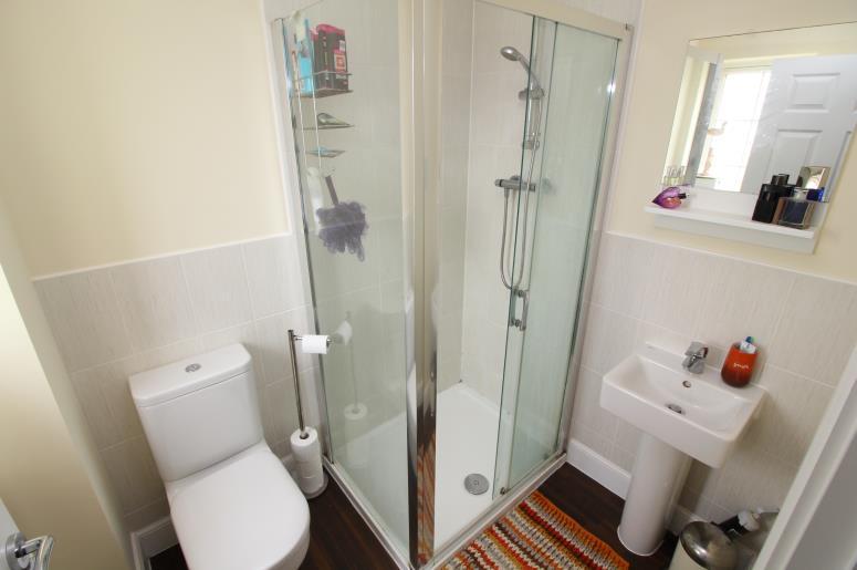 SHOWER ROOM Shower cubicle with