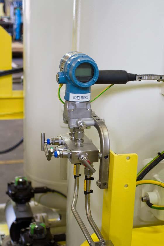 Process type pressure transmitter by Emerson
