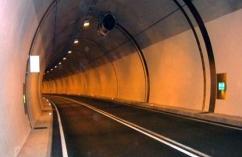 Groundbreaking: principle for safety in tunnels Decreto Ministeriale 28 ottobre 2005 Sicurezza nelle