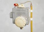 e S.I.T. controller features a 100% safety shut off and accommodates LP or natural gas. S.I.T. Gas Control Valve Modulating (21,000-35,000 BTU) Non-Modulating (30,000-35,000 BTU) Each PuraFire Brooder with an S.