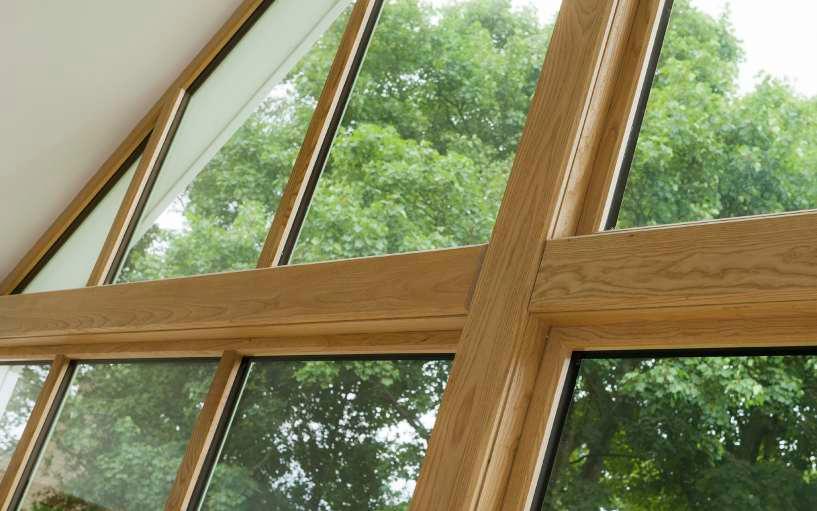 The longevity of aluminium is unrivalled as an exterior material, whilst the richness and beauty of hardwood
