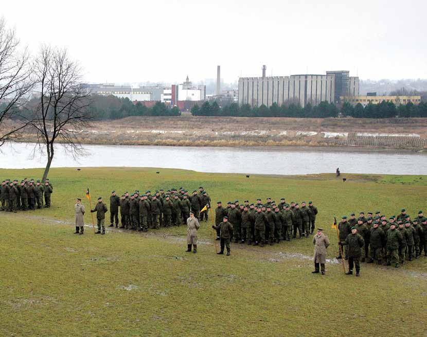 Vaidotėnai: iš gausaus vieneto geriausiųjų būrys 2012 m. sausio 2 d. Kunigaikščio Vaidoto tiesioginės paramos logistikos batalionas iškilmingai paminėjo 20-ąsias įkūrimo metines.