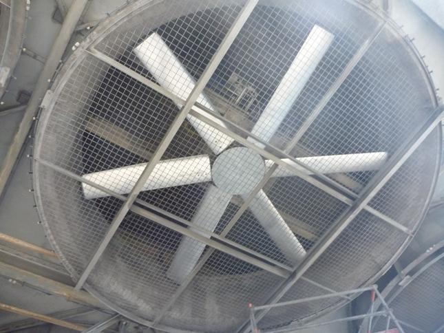 speed of 10 m/s Crosswinds can result in a substantial reduction in fan performance of the upwind fans.