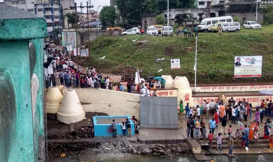 Pune River Rejuvenation Project 127 4.4 Activating the Riverfront and Placemaking Existing visarjan tanks Ganesh Visarjan is an important festival celebrated with a lot of fervor and joy in Pune.