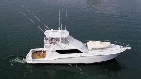 Hatteras 60 Convertible Our Trade Make: Model: Length: Hatteras 60 Convertible 60 ft Price: $ 685,000 Year: 2001 Condition: Used Boat Name: Hull Material: Draft: Number of Engines: 2 Fuel Type: Our