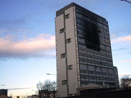 Impacts of Fires : Case Studies - Waddell Court, Glasgow Major refurbishment programme 2007 2009 4.