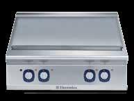 900XP & 700XP 47 Electric Hot Plates 1-piece pressed work top in stainless steel (2mm for 900XP - 1,5mm for 700XP) with smooth rounded corners Exterior panels in stainless steel with Scotch-Brite