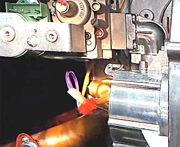 Insert the connector on the black flapper valve wire (coming from the blower assembly) into the connector on the harness, as shown in Figure-5-3.